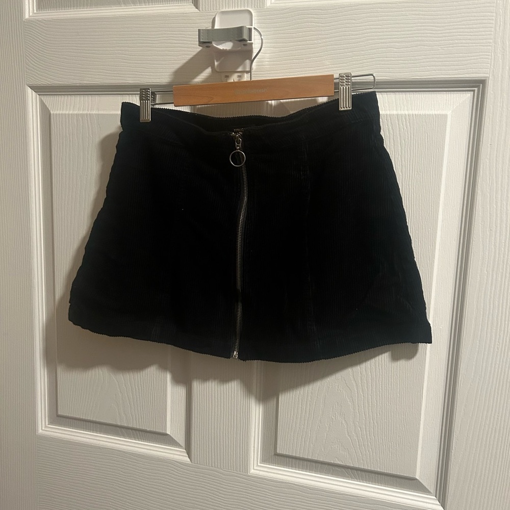 Forever 21, Black suede zipper mini skirt, Size 28